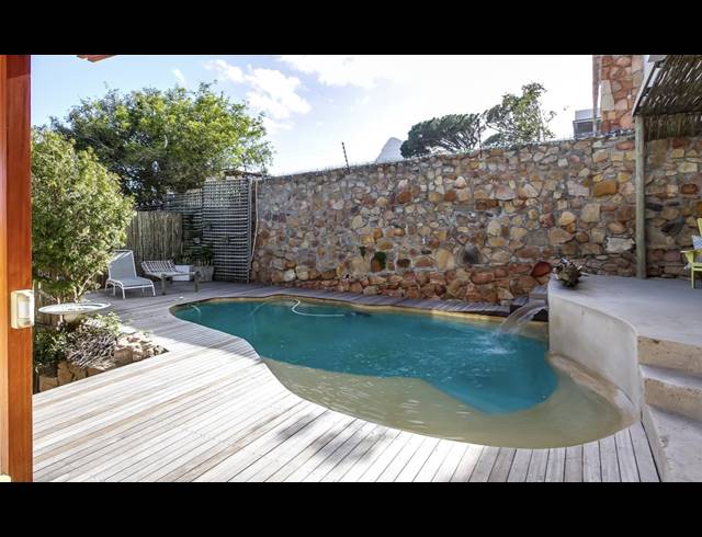 5 BEDROOM HOUSE RENTED IN CAMPS BAY